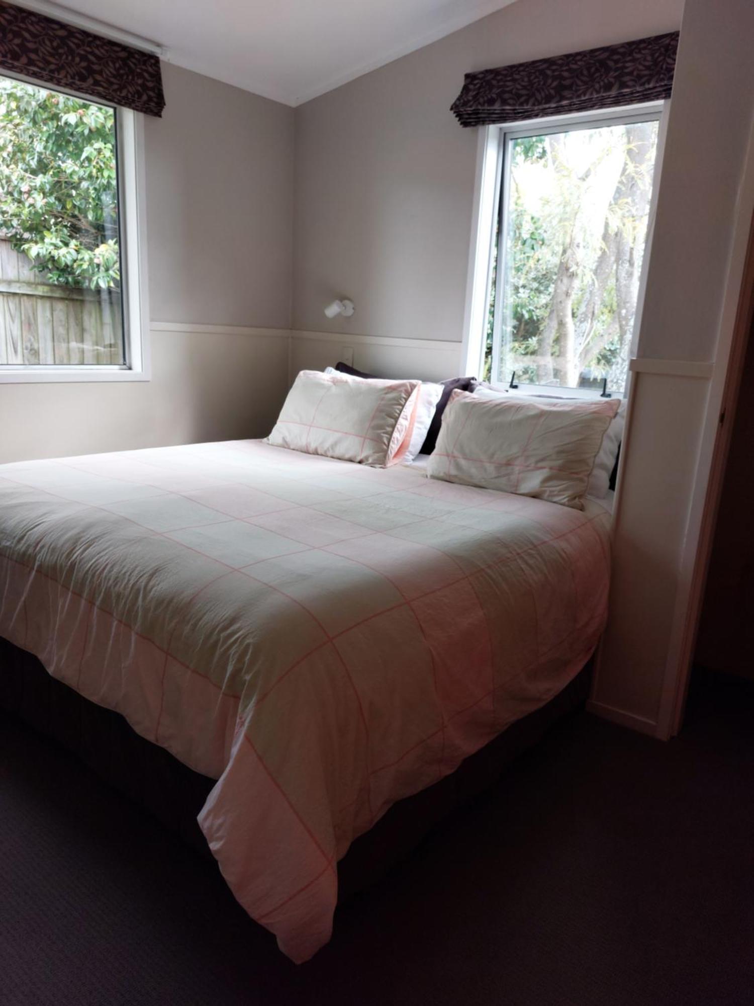 Bed And Breakfast Happy Home Taupo Accommodation Luaran gambar