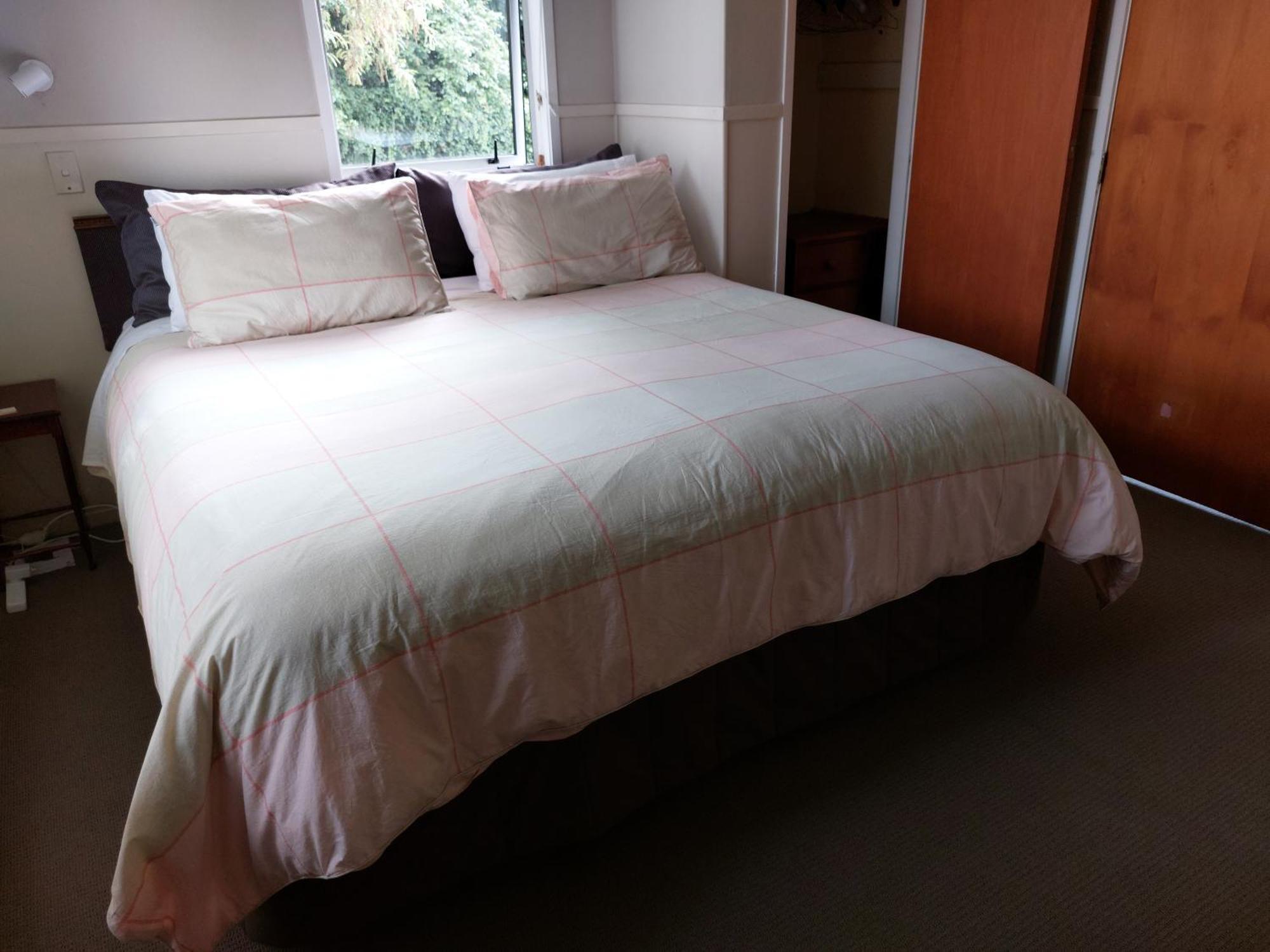 Bed And Breakfast Happy Home Taupo Accommodation Luaran gambar