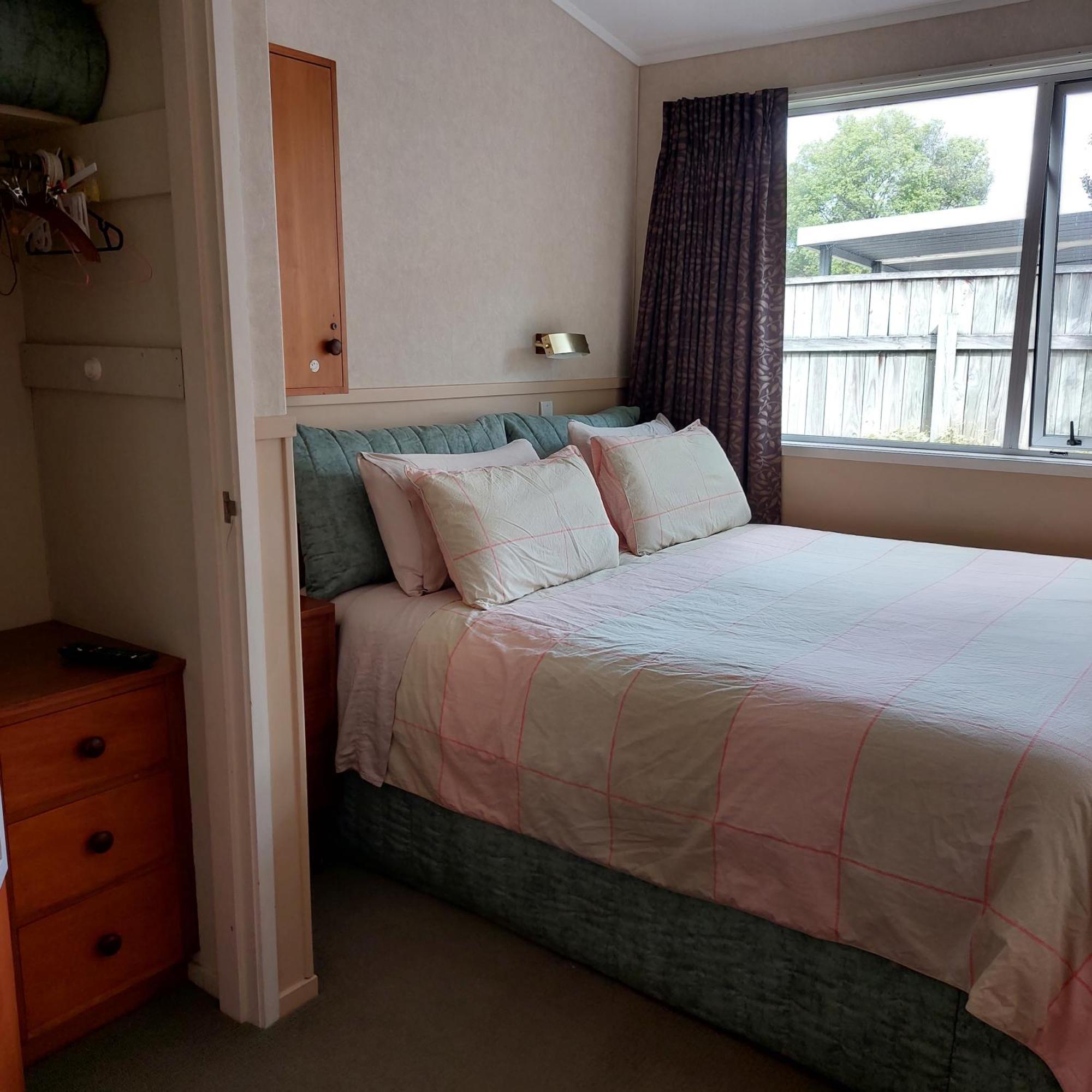 Bed And Breakfast Happy Home Taupo Accommodation Luaran gambar