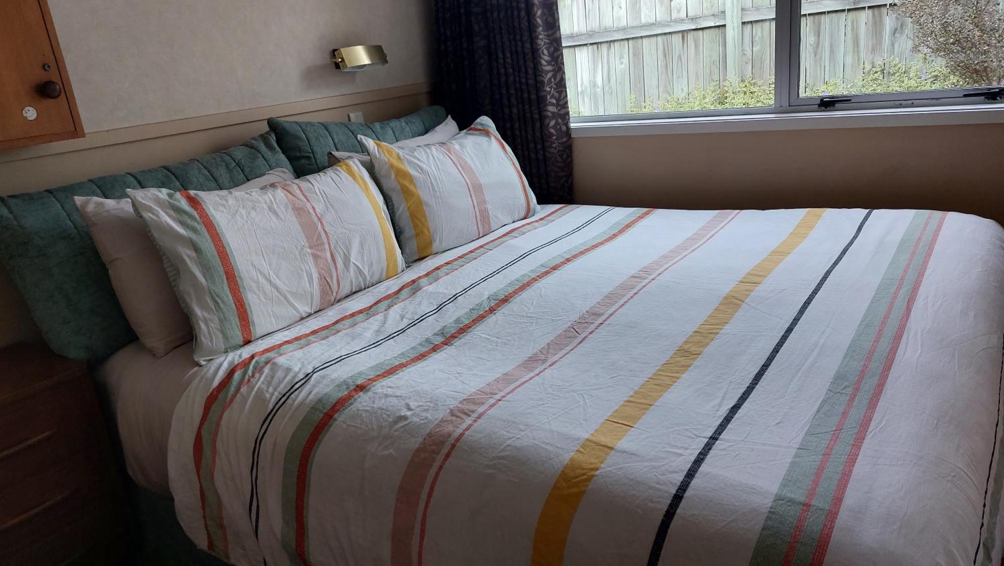 Bed And Breakfast Happy Home Taupo Accommodation Luaran gambar