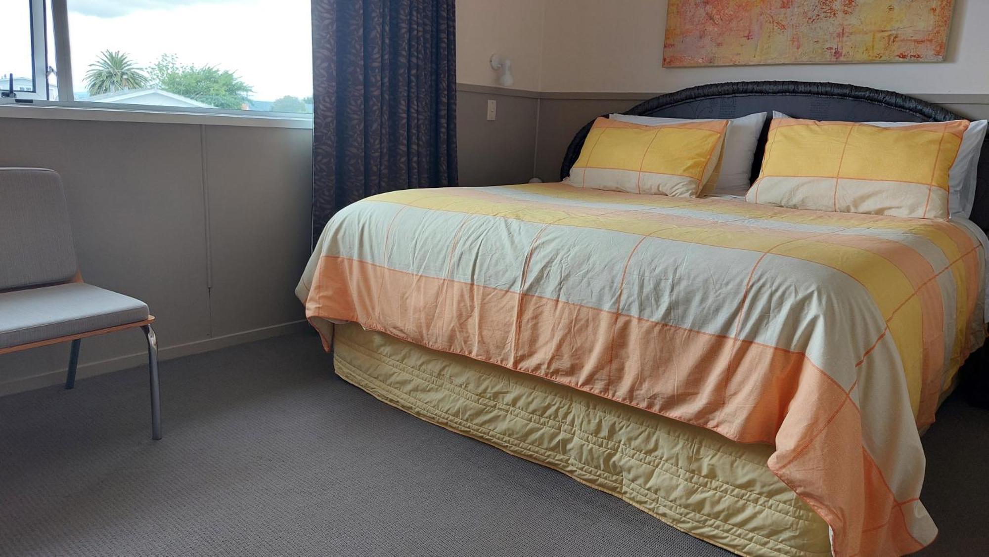 Bed And Breakfast Happy Home Taupo Accommodation Luaran gambar