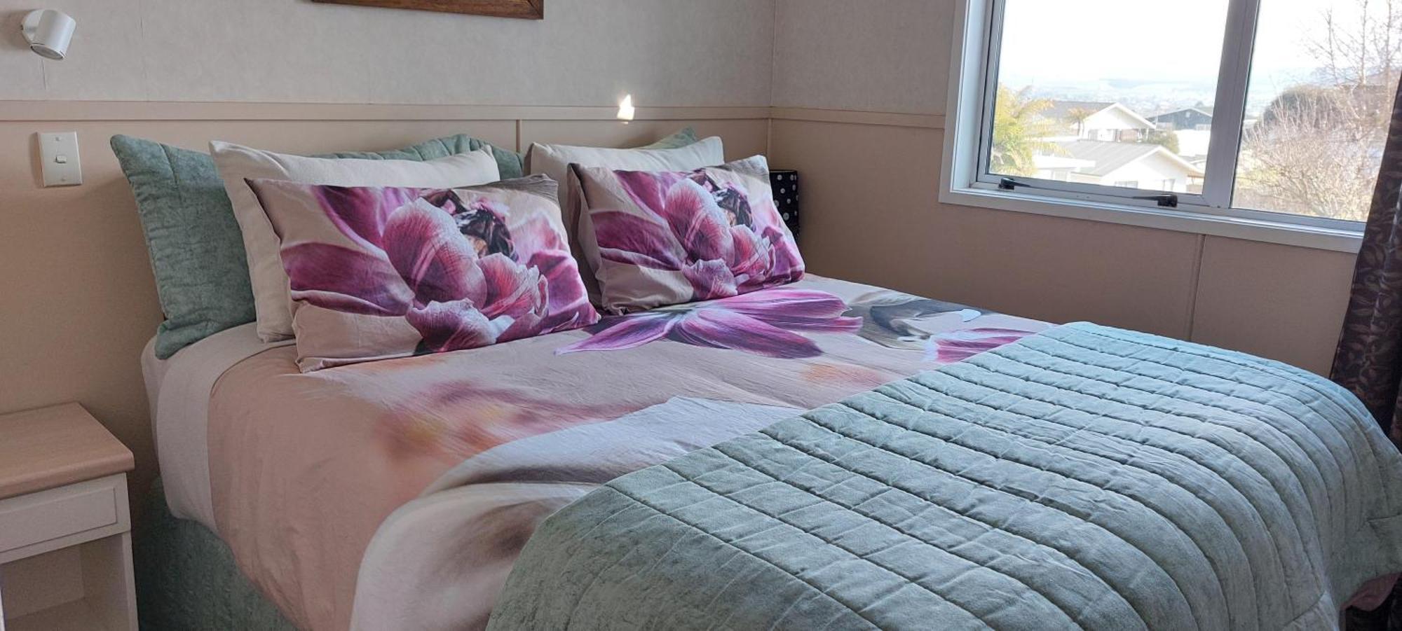Bed And Breakfast Happy Home Taupo Accommodation Luaran gambar